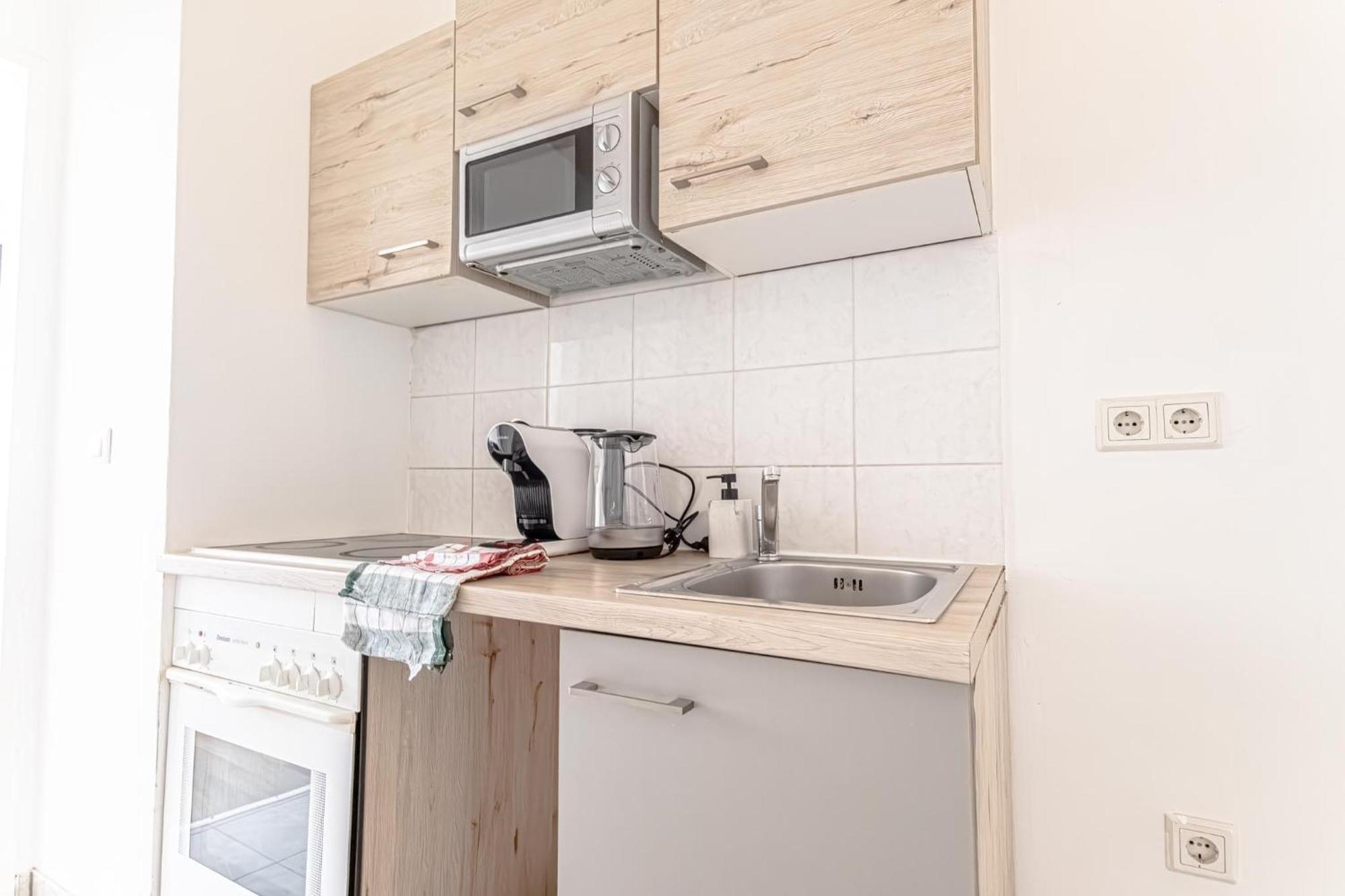 Explore Vienna 2Br And 1Lr Retreat Near Westbahnhof Buitenkant foto